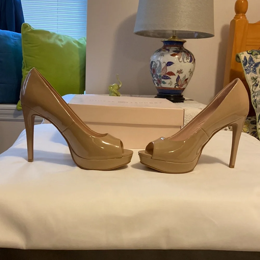 Nude Peep Toe Pumps Sz 8 by Chinese Laundry New in Box - Picture 5 of 11